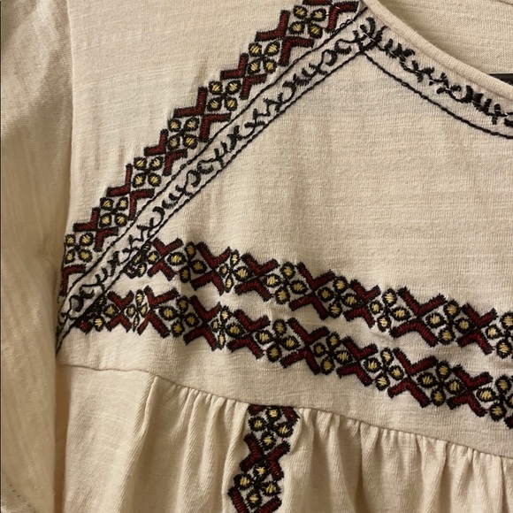 Wild Pearl Ruffle Top - Picture 2 of 4